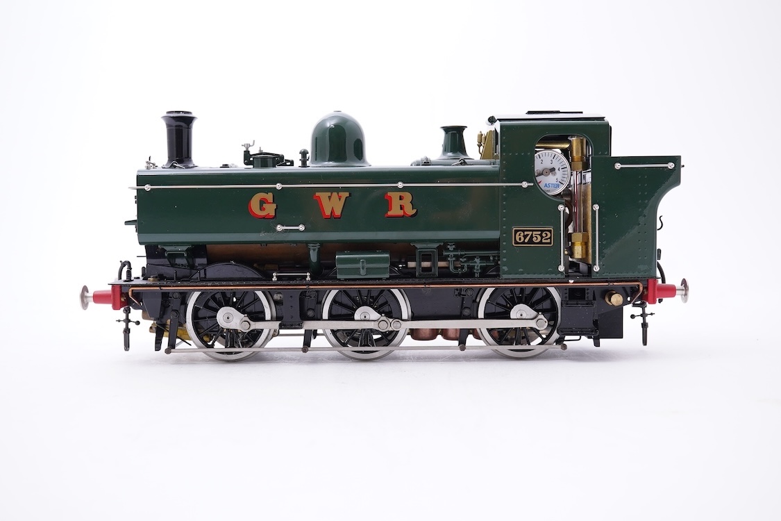 A Gauge One Aster Hobbies live steam GWR Class 57xx 0-6-0 Pannier Tank locomotive, 6752, the factory ‘Built Up’ version, spirit fired working two cylinder motion, with steaming tools, accessories and original box.